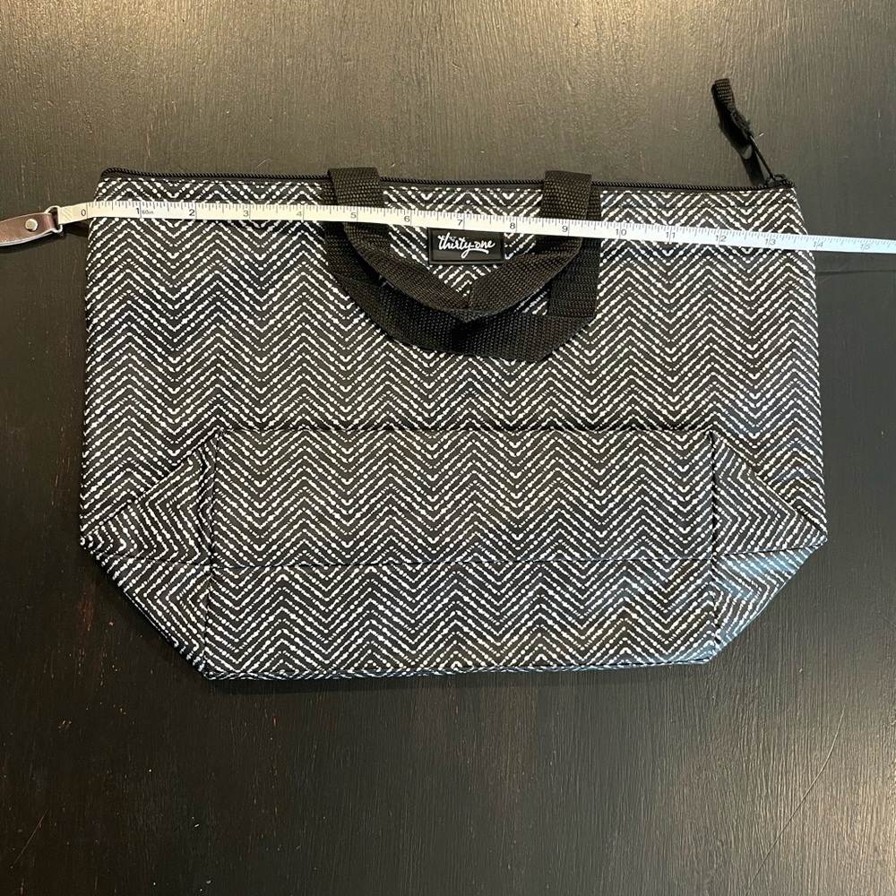 NEW Black and White Herringbone Pattern Cooler Tote - Picture 8 of 9